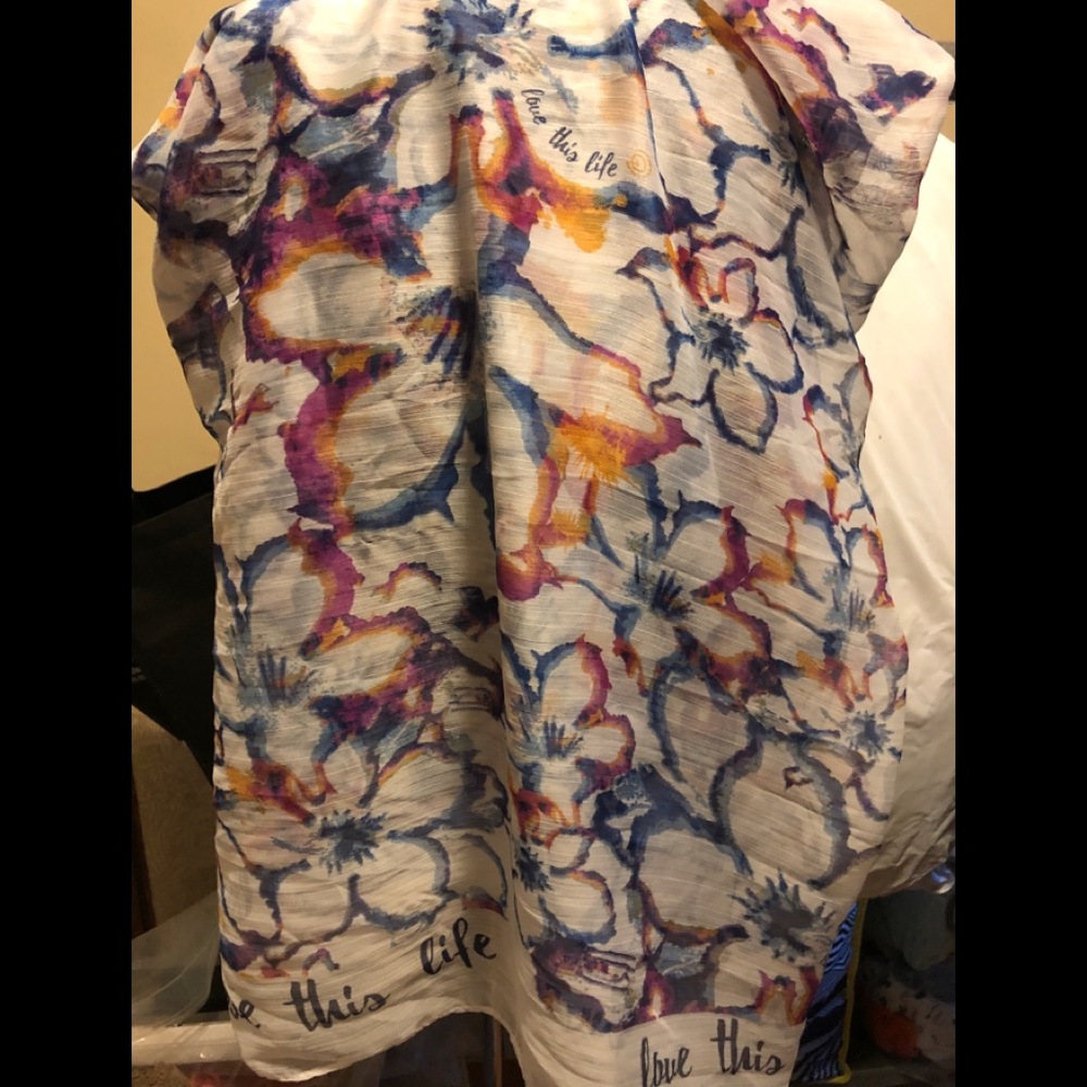 Pretty Scarf - Picture 2 of 2